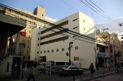 AIPカフェのビルの外観