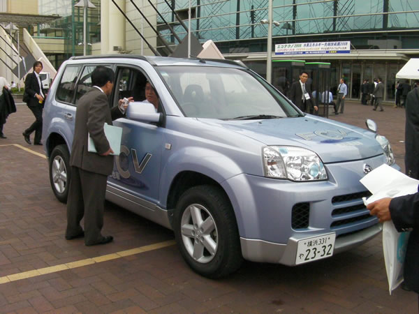 X-TRAIL FCV写真 前面