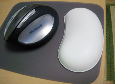 新調したマウスパッドなど