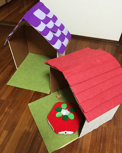 ダンボールで小さな家を作る