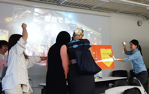 Cチームのプレゼン　芝居中。